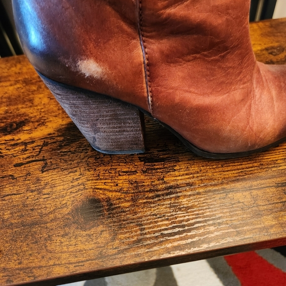 Vince Camuto "Hadley" leather booties - Picture 11 of 15